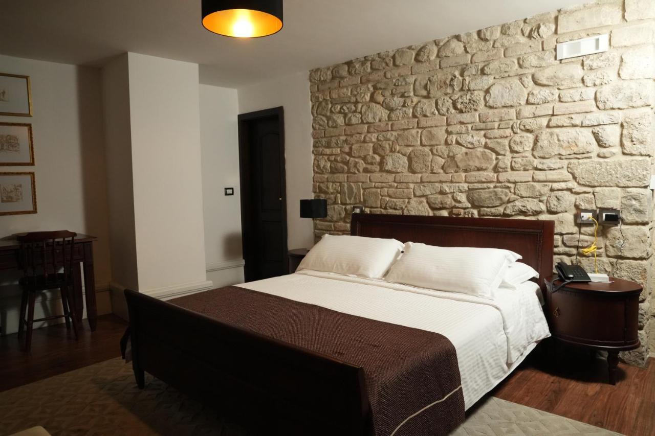 Hotel Boutique Vila 8 Durres Exterior photo